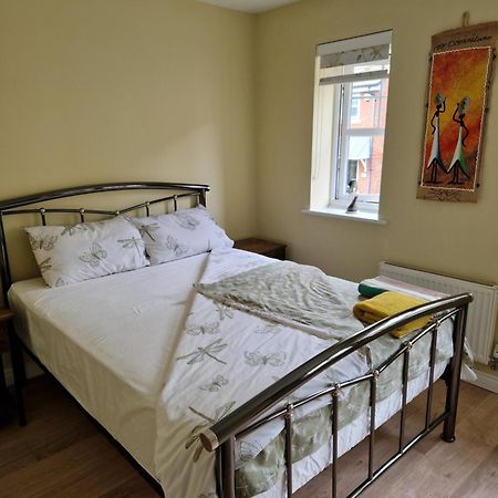 Private Room Манчестер Екстер'єр фото